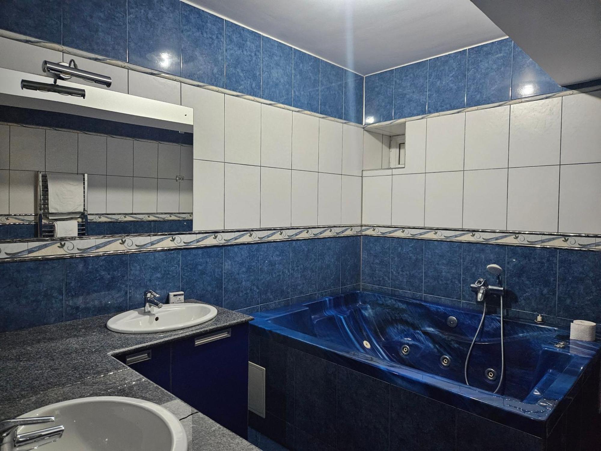 Simple Villa Rooms National Arena Self Check In Bucureşti Ngoại thất bức ảnh