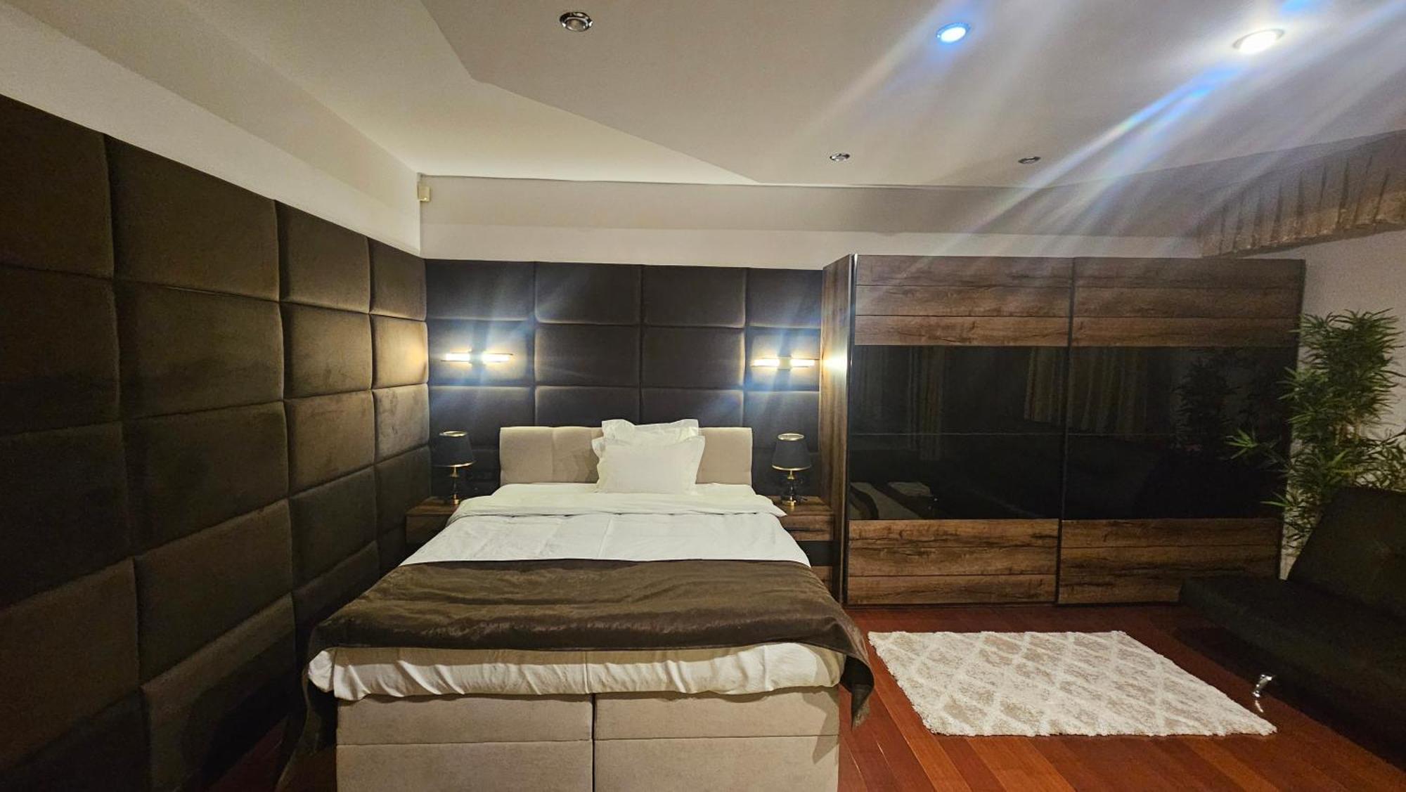 Simple Villa Rooms National Arena Self Check In Bucureşti Ngoại thất bức ảnh